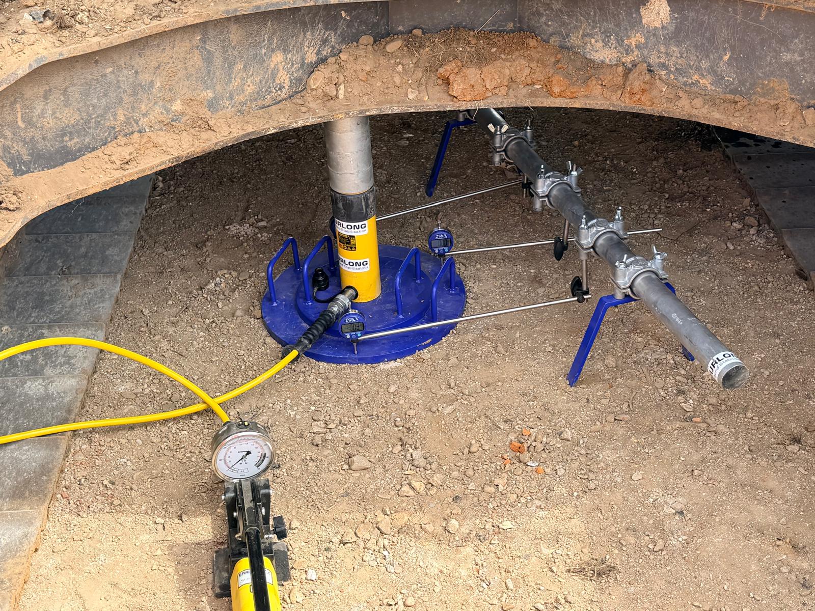 Plate bearing test on a stabilised platform